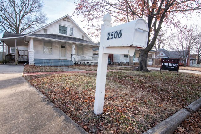 Photo - 5 Bedroom Home Located in Parsons, KS