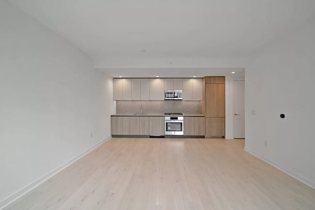 Building Photo - 155 Bay St Unit 1706