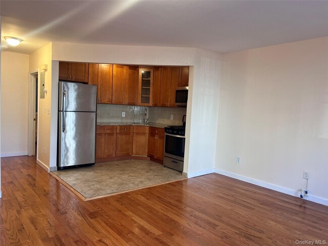 Photo - 1031 Halsey St