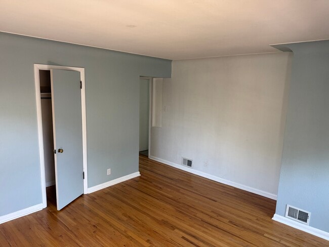 Photo - 720 Poplar St