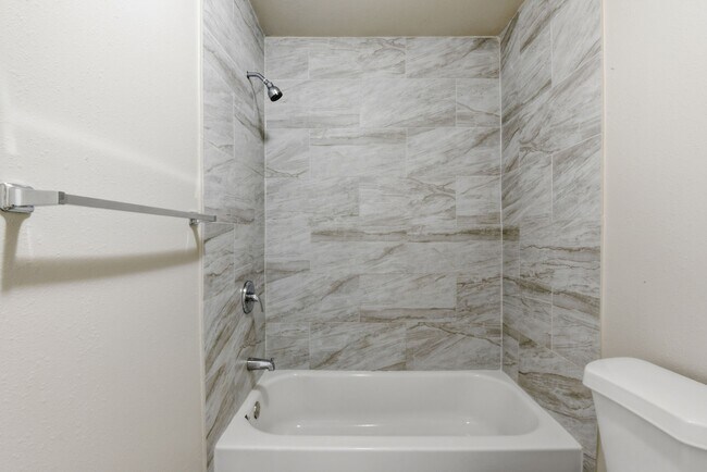 Photo - 303 Gans St