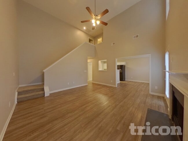 Photo - 920 Grass Hollow Ct