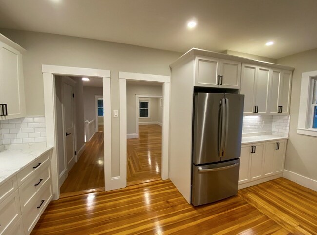 Photo - 26 Playstead Rd Unit #2