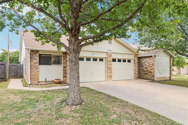 Building Photo - 13355 Water Oak Ln