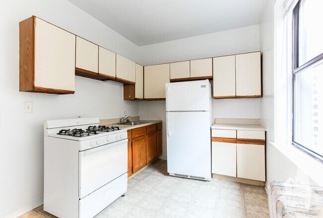 1530 N Kedzie Ave