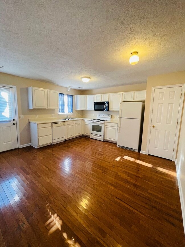 Photo - Townhouse for Rent in Beacon Hill