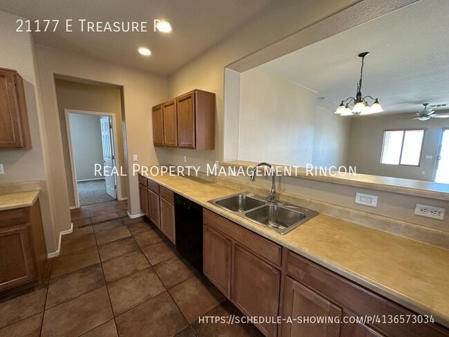 Building Photo - 21177 E Treasure Rd Rental