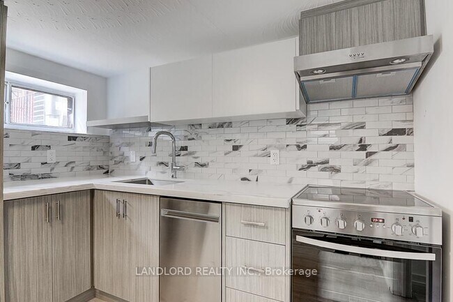 Photo - 56 Bicknell Ave Unité Lower