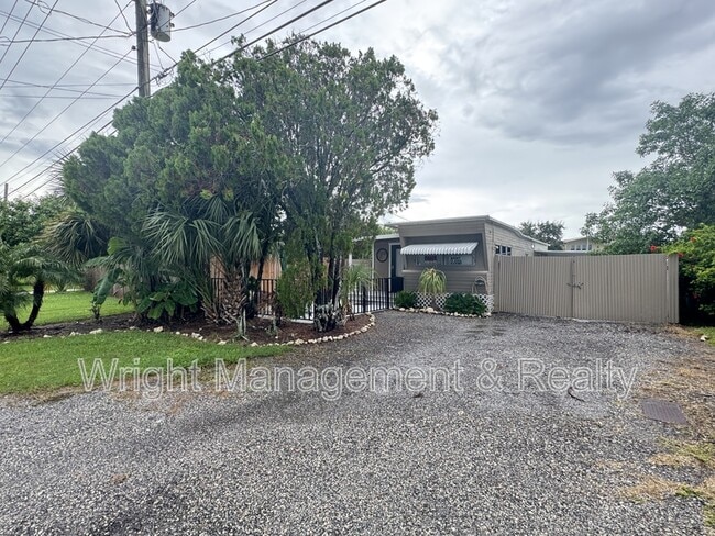 Building Photo - 14915 Old Dixie Hwy Rental