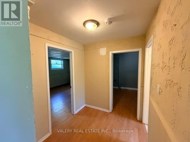 Photo - 63 Paperbirch Crescent Unit B