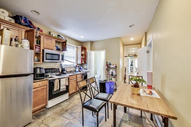 Photo - 47 Hillside St