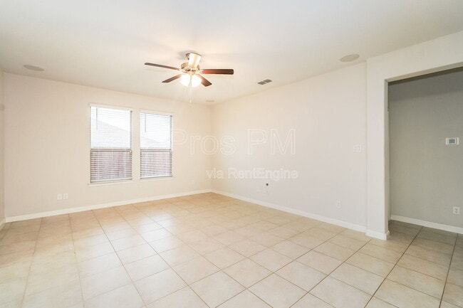 Photo - 1016 Napier Way