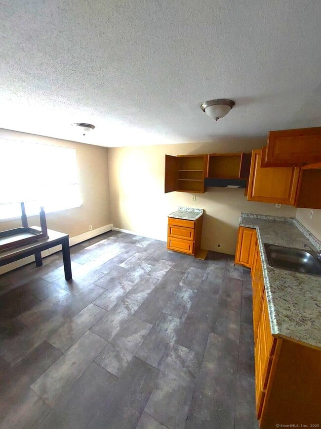 Building Photo - 63 Huntington St Unit 2B Rental