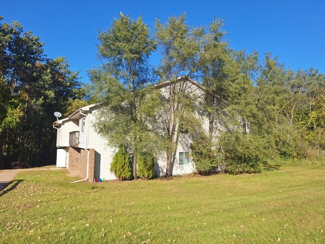 Building Photo - 1215 W Beckert Rd Unit Apartment #6