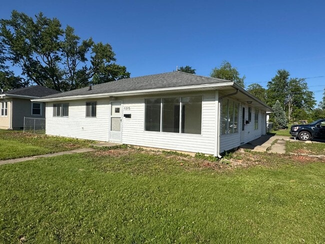 Photo - 1315 N Vermilion St