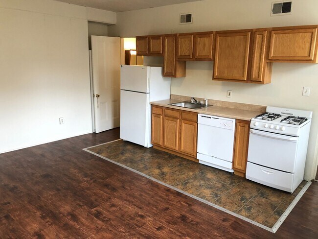 Photo - 4521 Centre Ave Unit #1