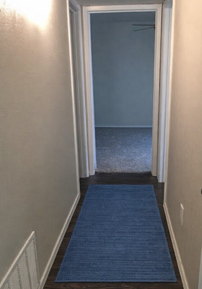 Photo - The Oaks Apartments