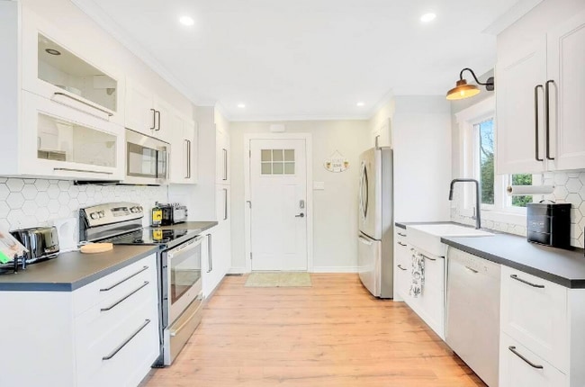 Photo - 924 Cameron St