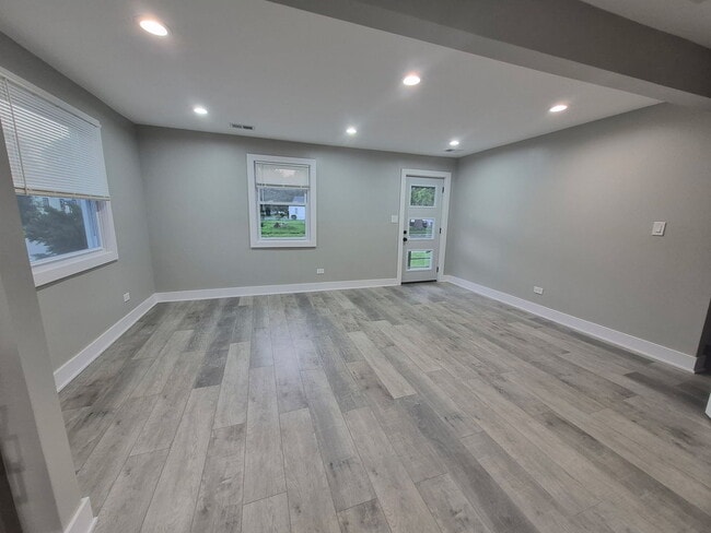 861 Campbell Ave