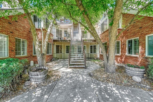 Photo - ****MOVE IN SPECIAL**: Move in before Octo... Unit A