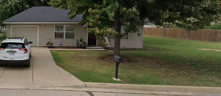 Photo - 147 Hillside St House