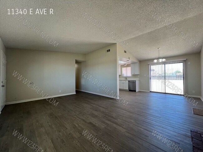 Photo - 11340 E Avenue R