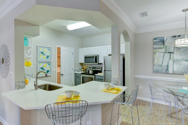 2BD, 2BA - 1245SF - Kitchen