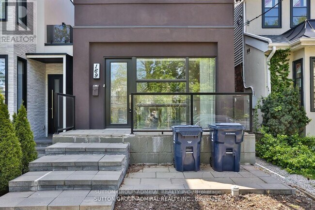 Photo - 169 Woburn Ave