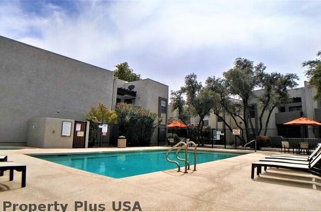 Photo - "Chic Scottsdale Retreat: Cozy 1-Bedroom Gem with Modern Comforts!" Unit 219
