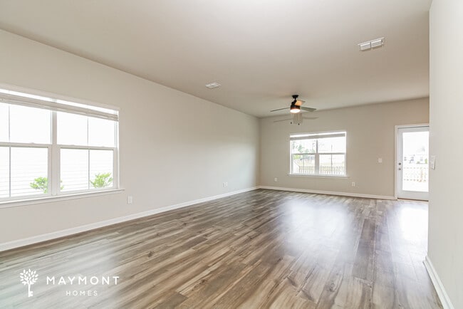 Photo - 255 Parkwood Vista Way