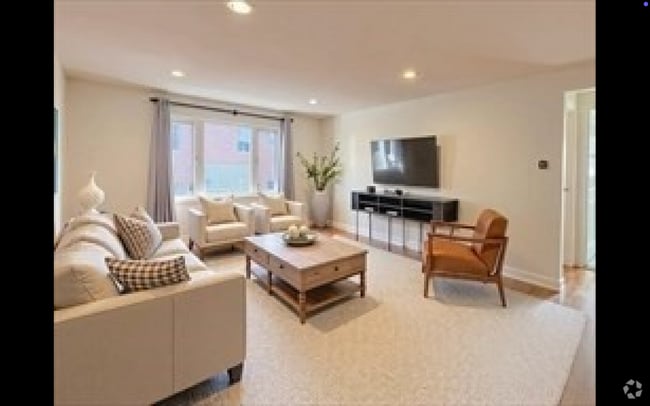 Building Photo - 120 Decatur St Unit #1 Rental
