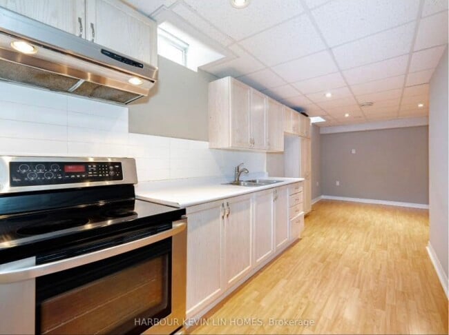 Photo - Basement Apartment in Maple, ONT Unit Basement Apartment