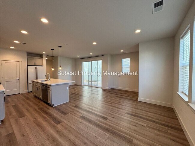 Photo - 1287 Grove St
