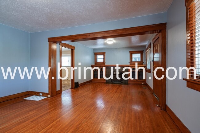 Photo - 628 Browning Ave S