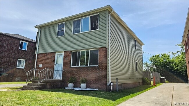 Building Photo - 1377 Sheridan Dr