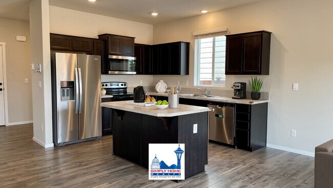 Photo - Welcome to Your 4-Bedroom Dream Home in Puyallup!