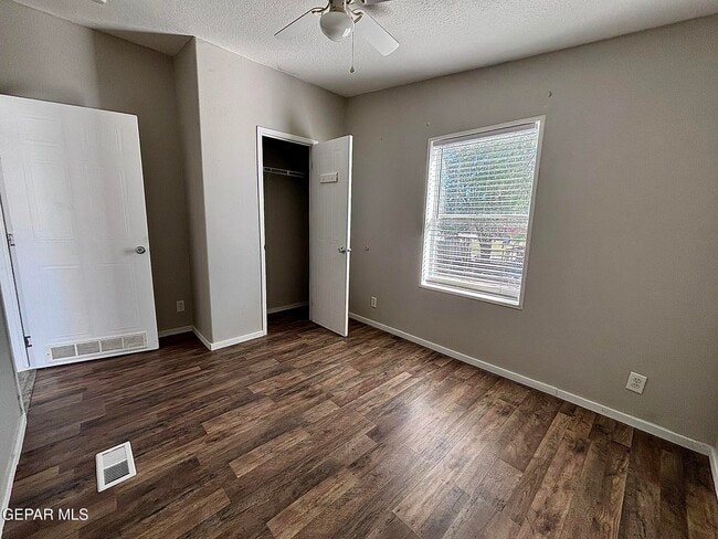 Photo - 421 Tulum Dr