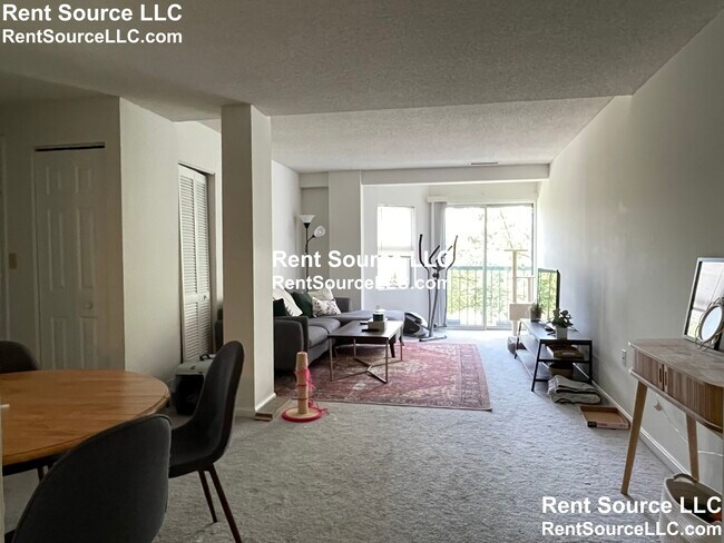 Photo - 175 Beacon St Unidad 102