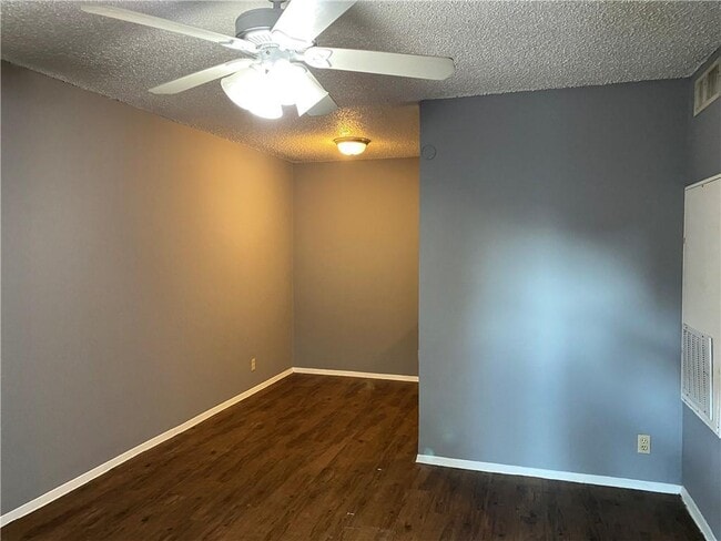 Photo - 8919 Galewood Dr Unit 203