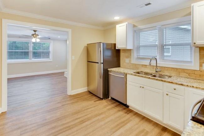 Photo - 1518 Lasalle St