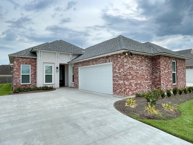 Building Photo - 4 bedroom in Ascension