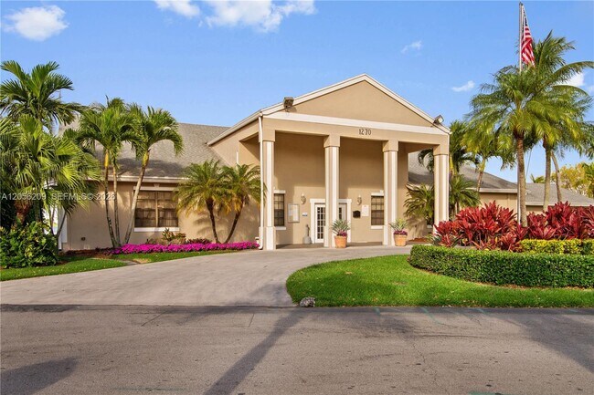 Photo - 1197 Washington Cir Unit 1197A