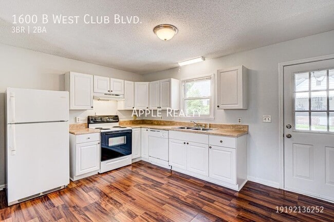 Photo - 1600 W Club Blvd