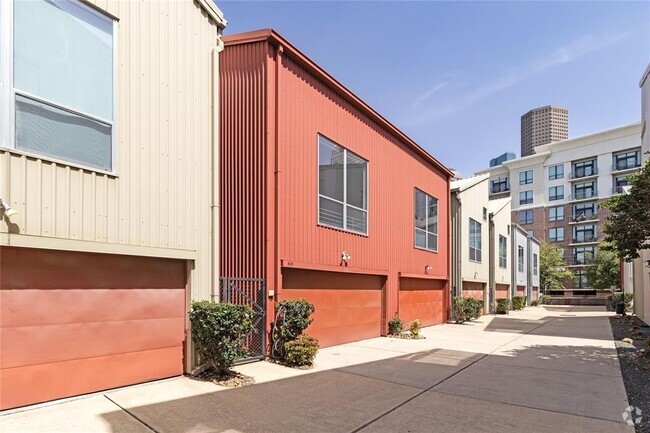 Building Photo - 823 Saulnier St Rental