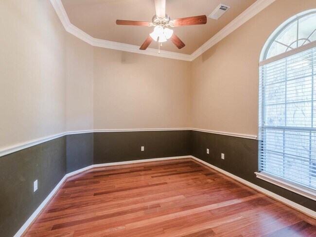 Photo - 1007 Savanna Ln