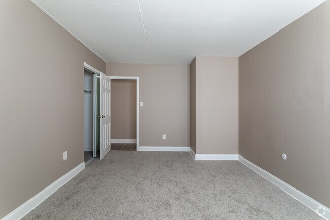 Bedroom - Gateway Towers