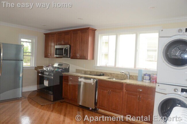 Building Photo - 37 Edgar Ave Unit 2 Rental