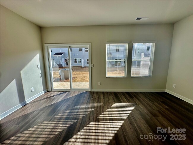 Photo - 1630 Vlg Grv Ln Townhome
