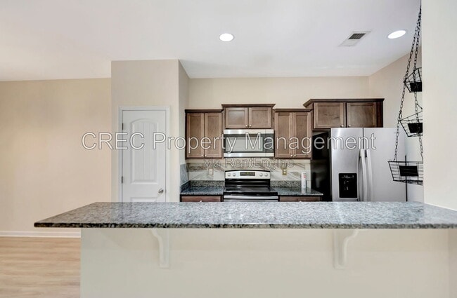 Photo - 140 Buchanan Cir