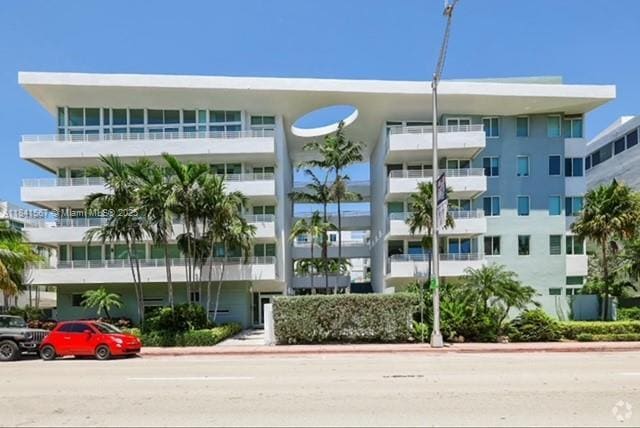 Building Photo - 7800 Collins Ave Unit 203 Rental